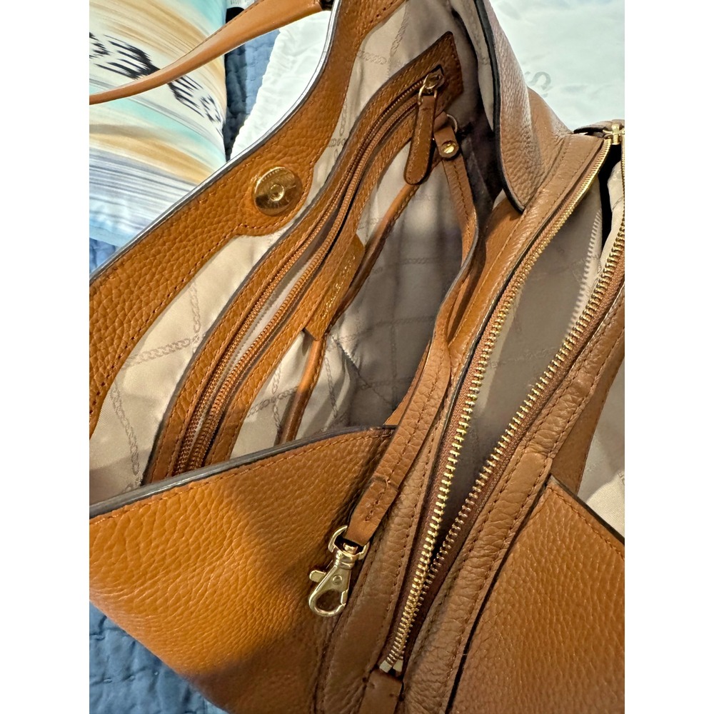 Michael Kors Carrie Large Pebbled Leather Tote Bag Luggage Brown Gold Hardware - Picture 10 of 16